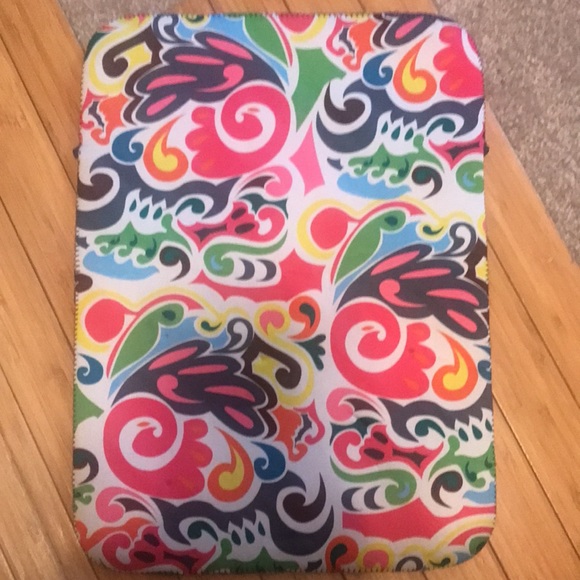 The Macbeth Collection Reversible Print
 Neoprene Laptop case. - Picture 3 of 16